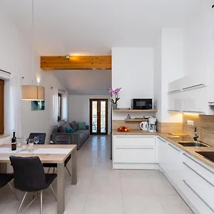Apartment Krusec, Pula